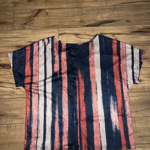 Striped top - Picture 4 of 4